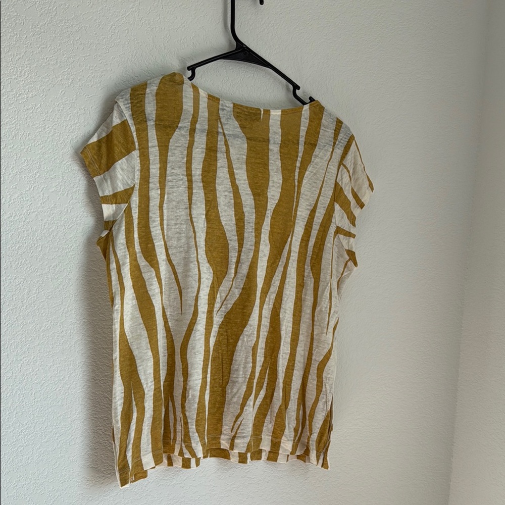 TAHARI Striped Gold and White Women's Top - Picture 4 of 6